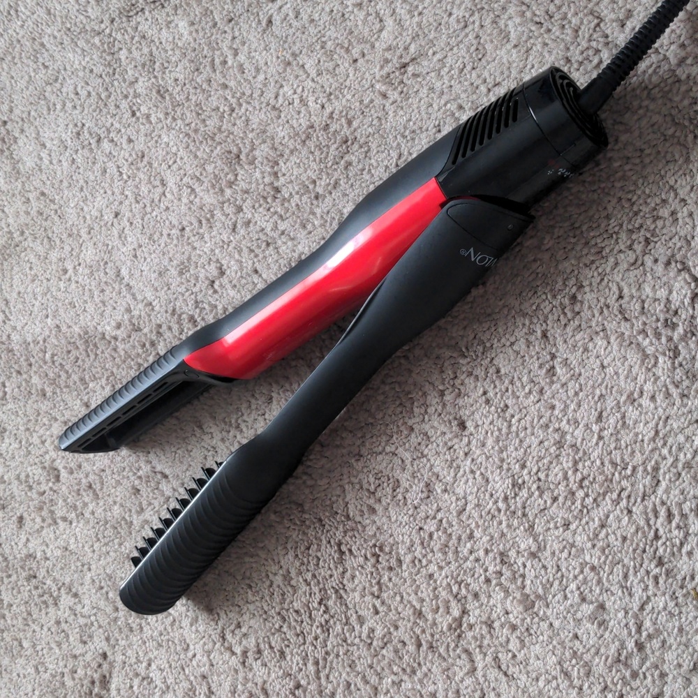 Revlon AirStraight